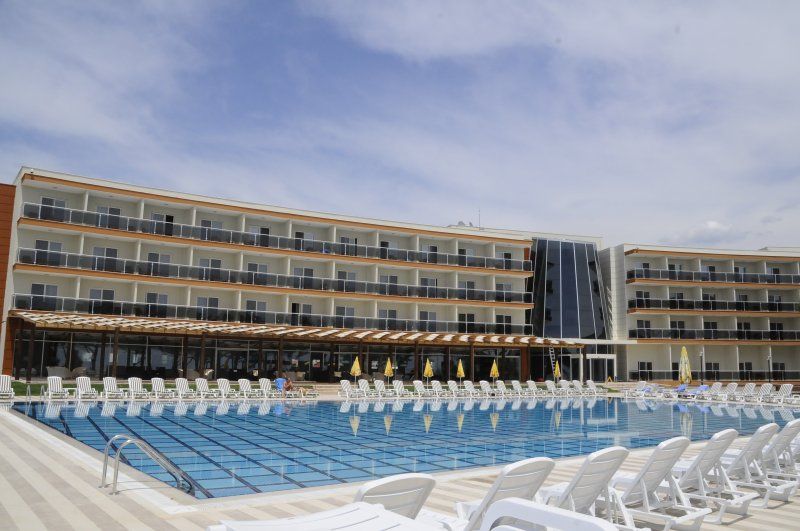 Royal Beach Club Hotel (ex. Grand Sahins Gumuldur Resort) - 1