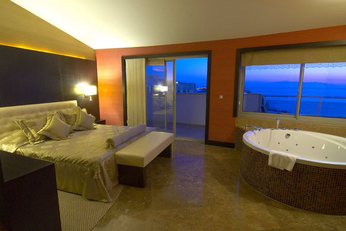 Charisma De Luxe Hotel - 9