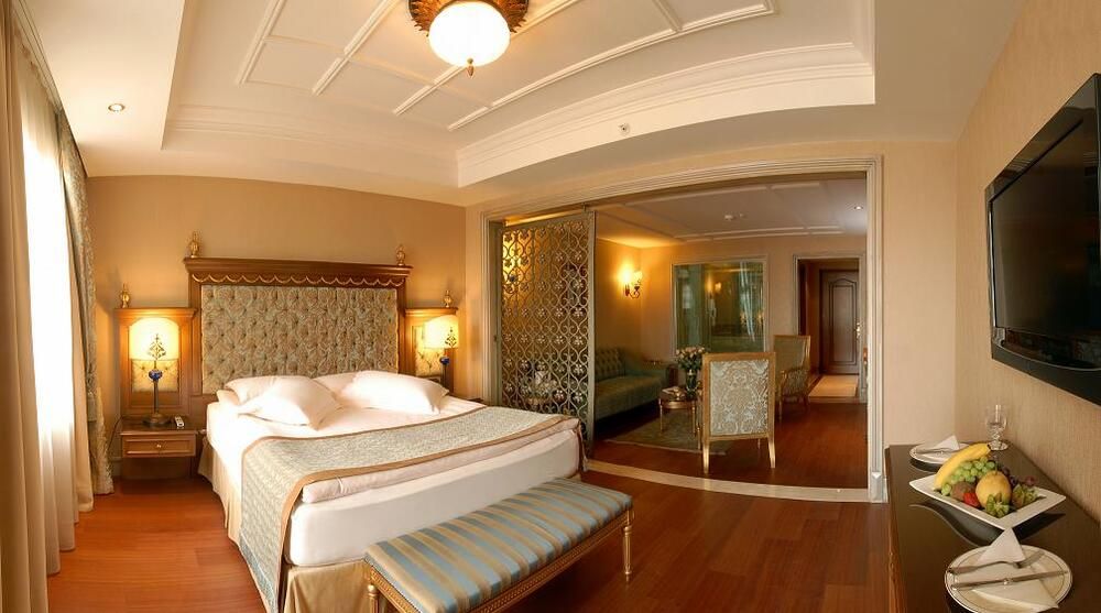 The Central Palace - 7