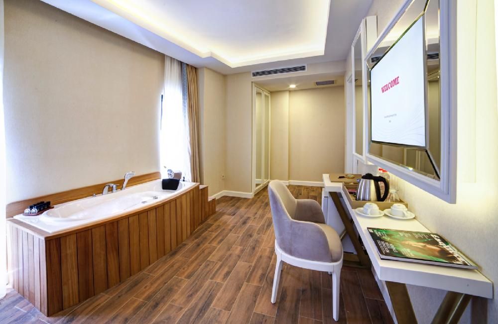 Great Fortune Design Hotel - 16