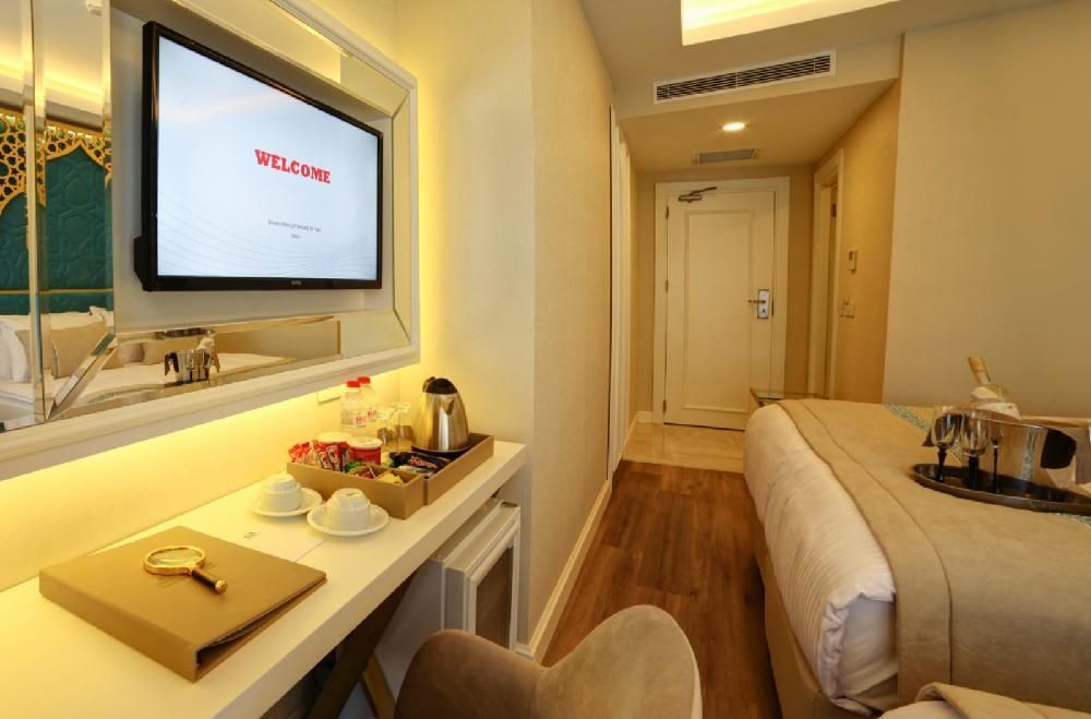 Great Fortune Design Hotel - 12