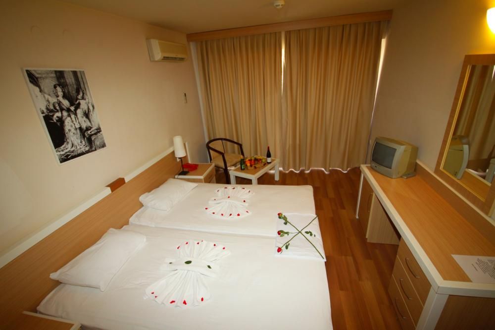 Tuntas Beach Hotel - 17