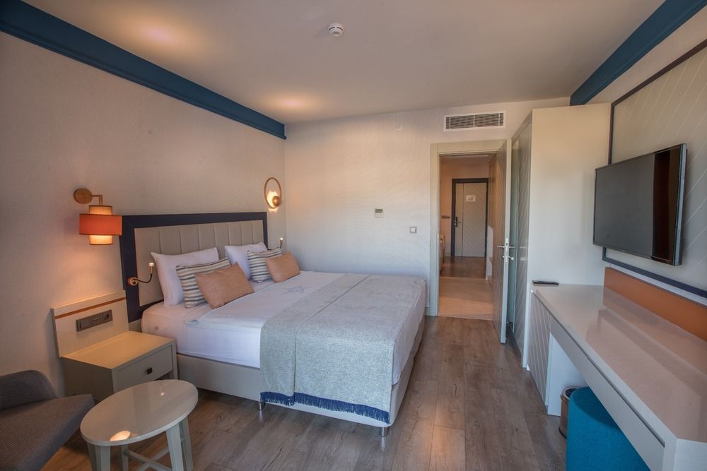 Maxeria Blue Didyma - 52