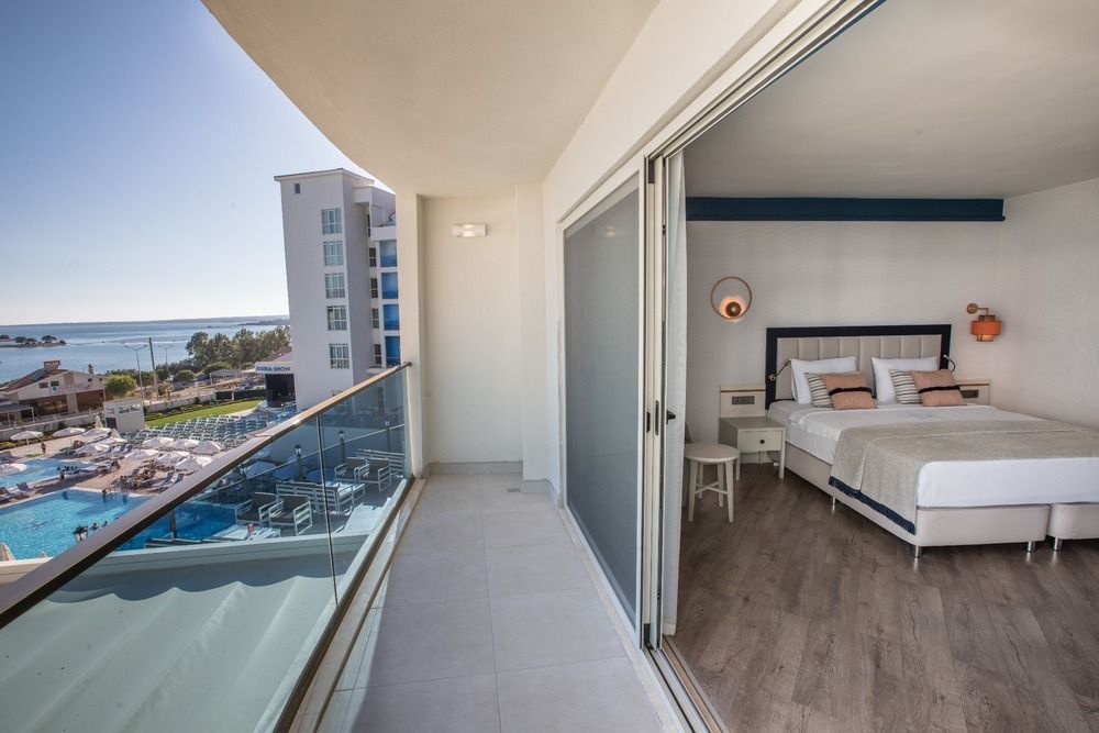 Maxeria Blue Didyma - 47