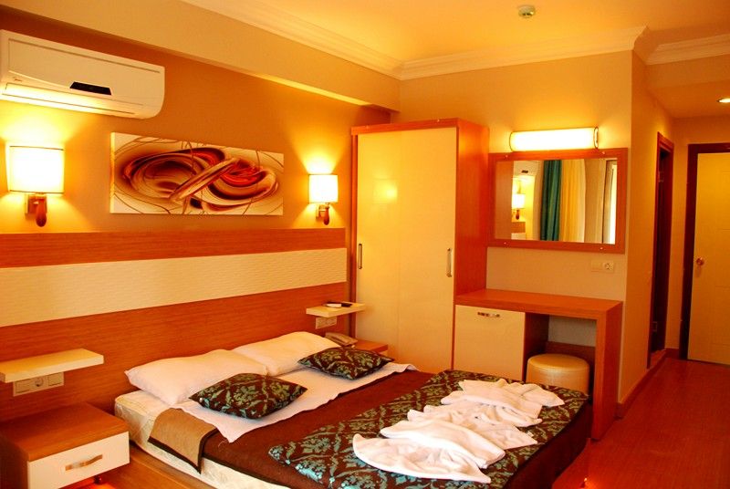 Flora Suites Hotel - 11