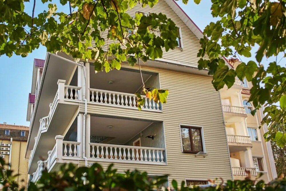 ELLIS, гостевой дом - 1