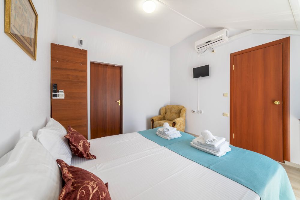 ПИРАТСКАЯ ПРИСТАНЬ, гостевой дом - 42