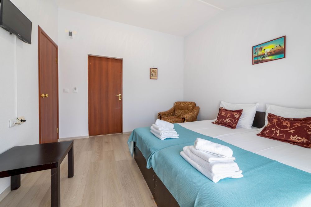 ПИРАТСКАЯ ПРИСТАНЬ, гостевой дом - 35