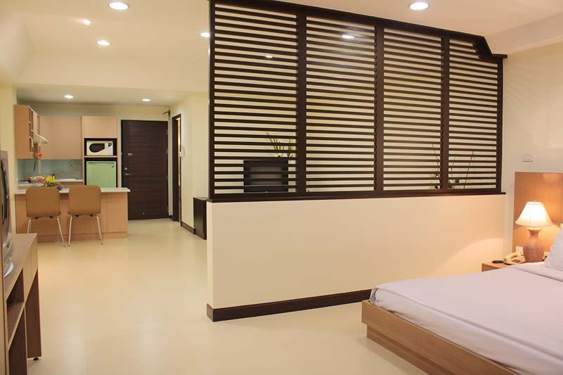 THE PINEWOOD RESIDENCE - 1