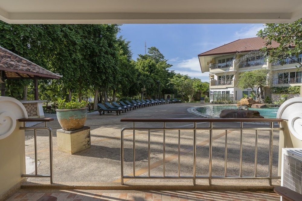 BELLA VILLA CABANA - 208