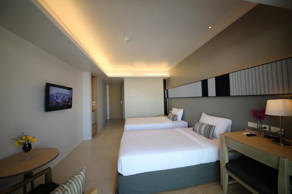 THE SUN XCLUSIVE - 6