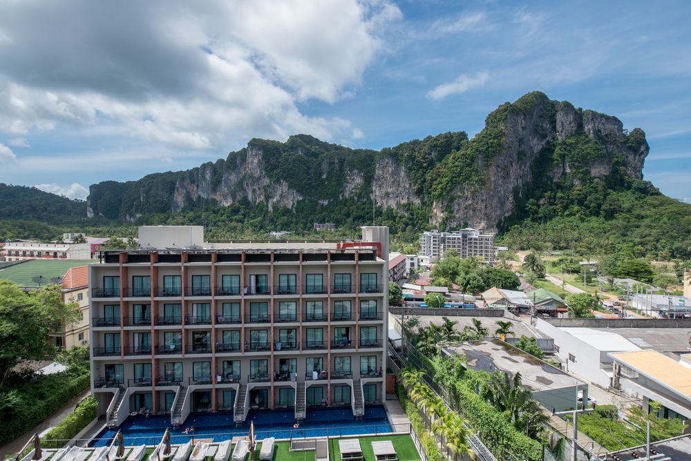 SUGAR MARINA RESORT CLIFFHANGER - 44