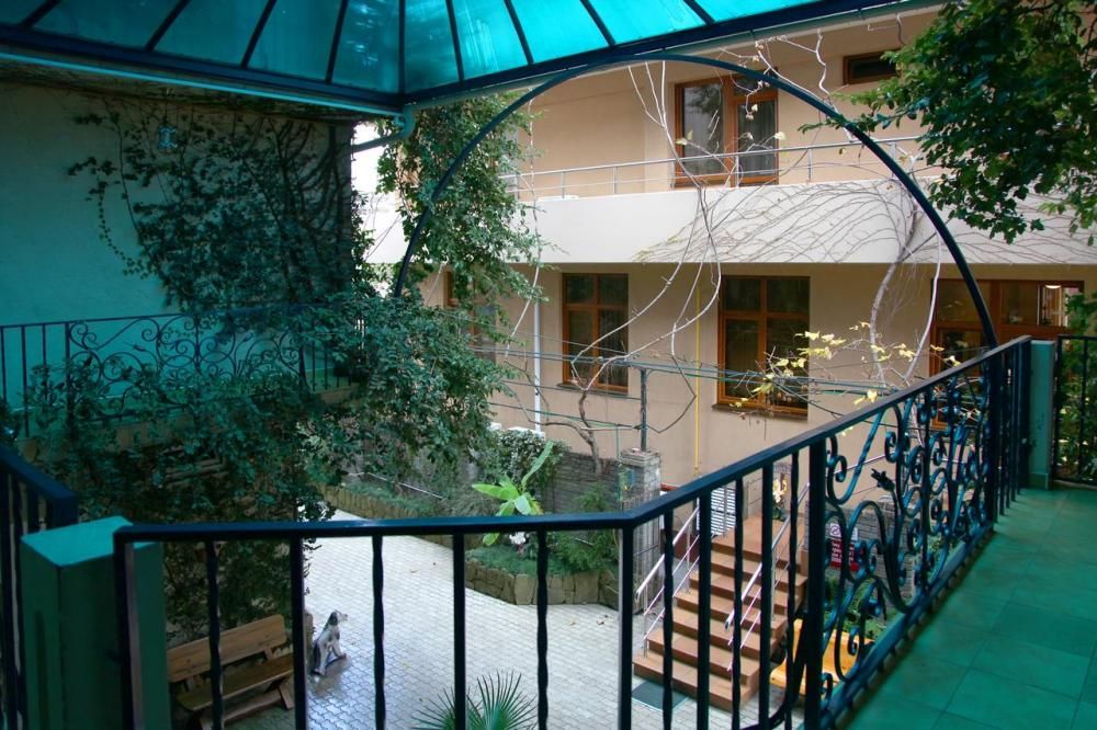 ЛЭНСИС, гостевой дом - 1