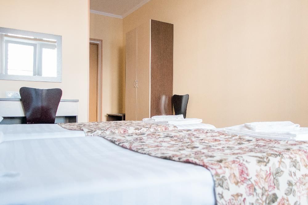 СИАР (бывш. НА УЛ. ЛЕНИНА 172), гостевой дом (размещение детей с 3 лет) - 12