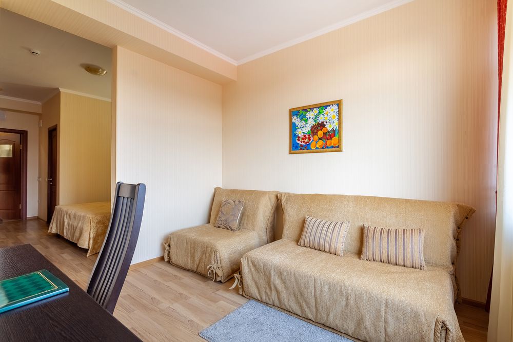 ГРЕЙС НАИРИ, гостевой дом - 105