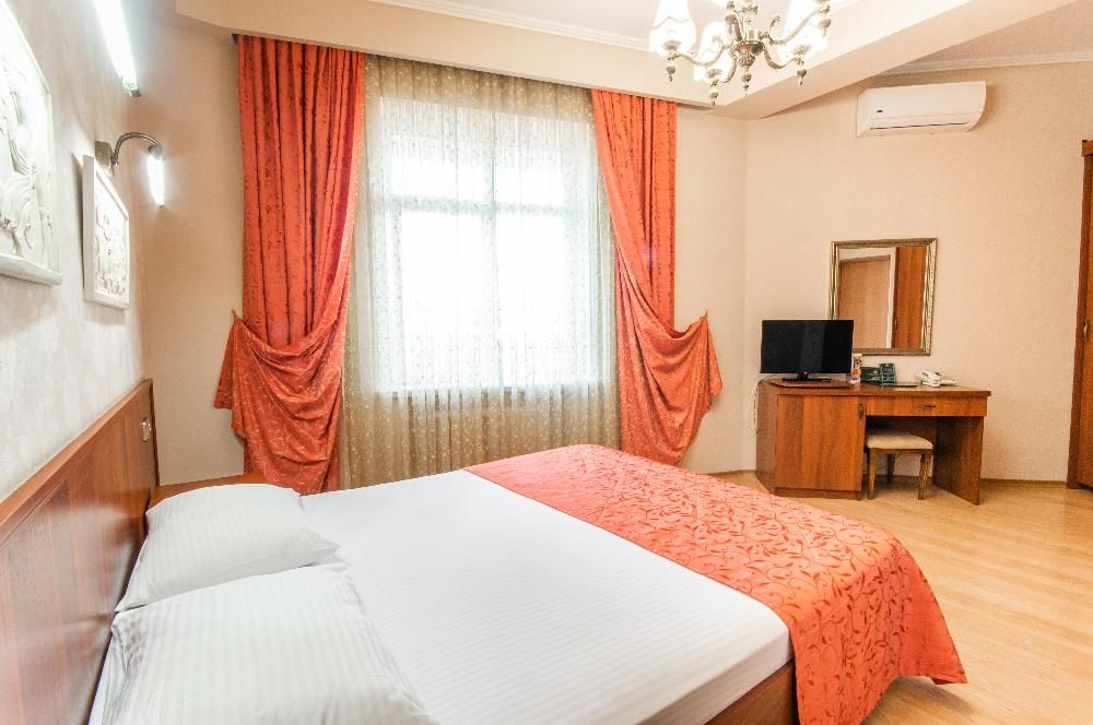 ГРЕЙС НАИРИ, гостевой дом - 107