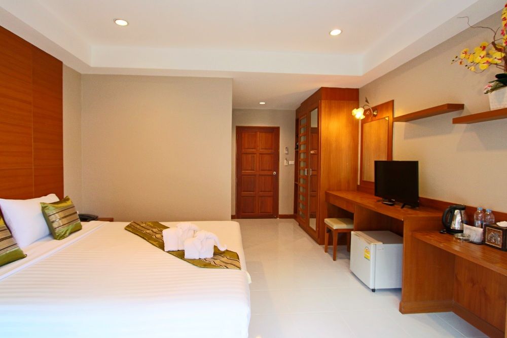 GOOD NICE HOTEL - 11