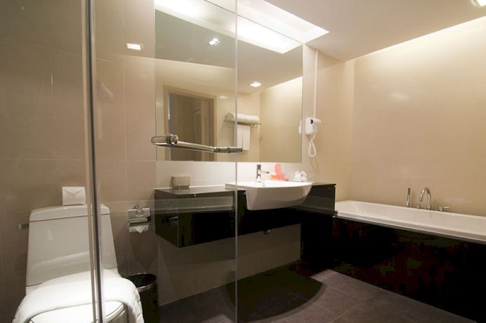 THE ASHLEE HEIGHTS PATONG HOTEL & SUITES - 33