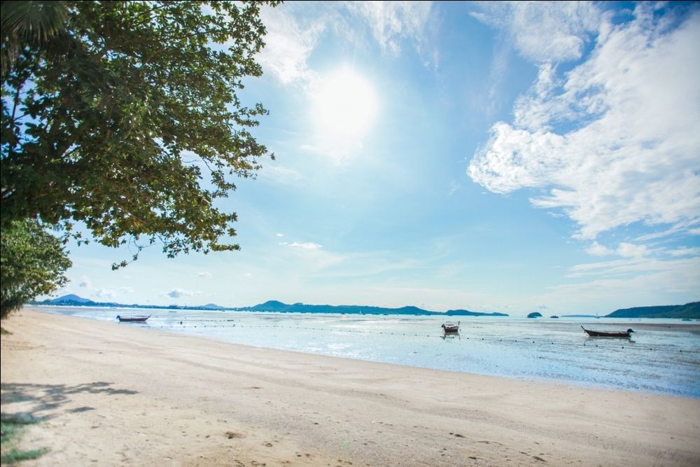 BLUE BEACH GRAND RESORT AND SPA - 11