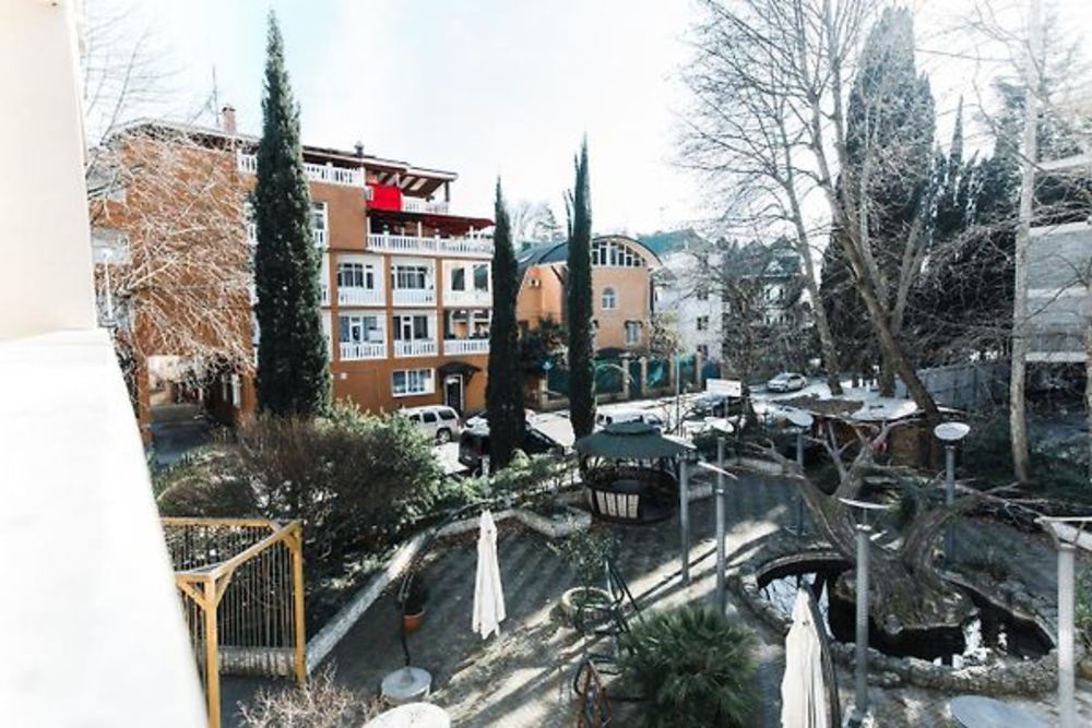 FAMILY HOLIDAY HOTEL, гостевой дом - 5