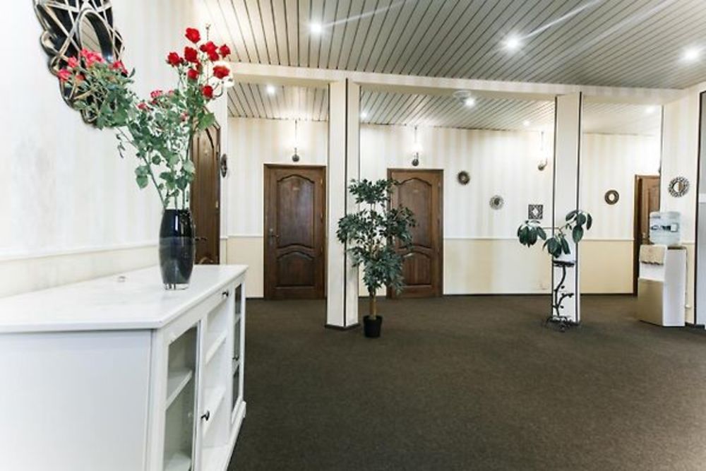 FAMILY HOLIDAY HOTEL, гостевой дом - 9