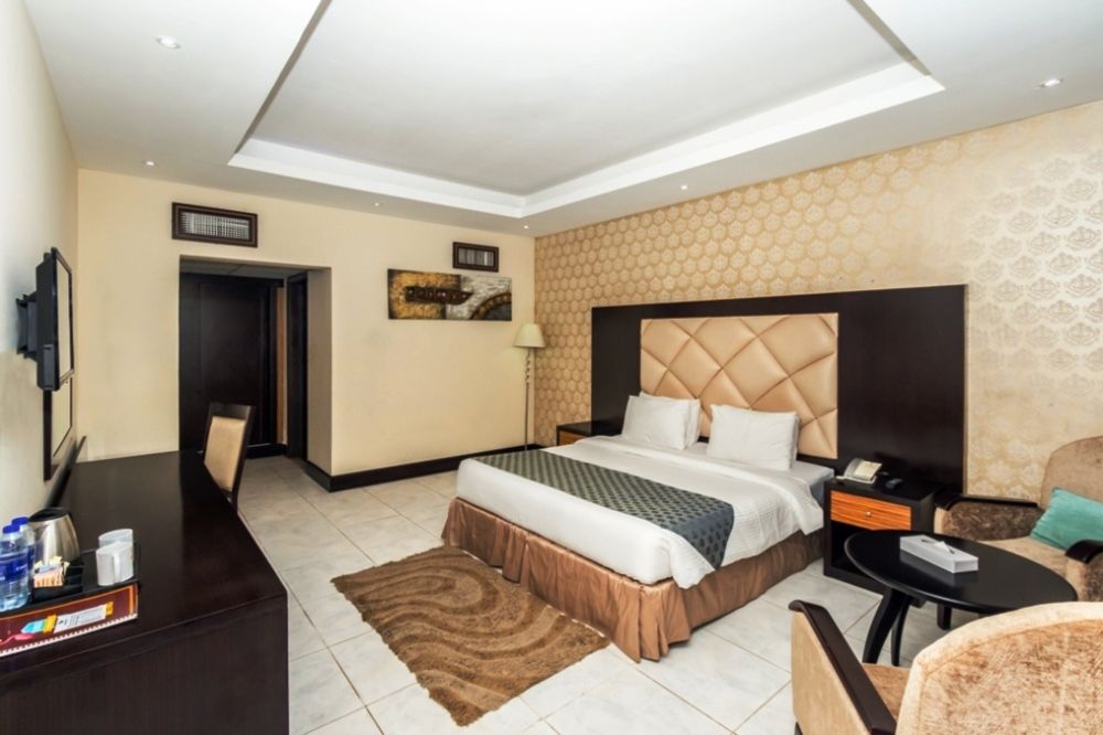 FLAMINGO BEACH RESORT - 9