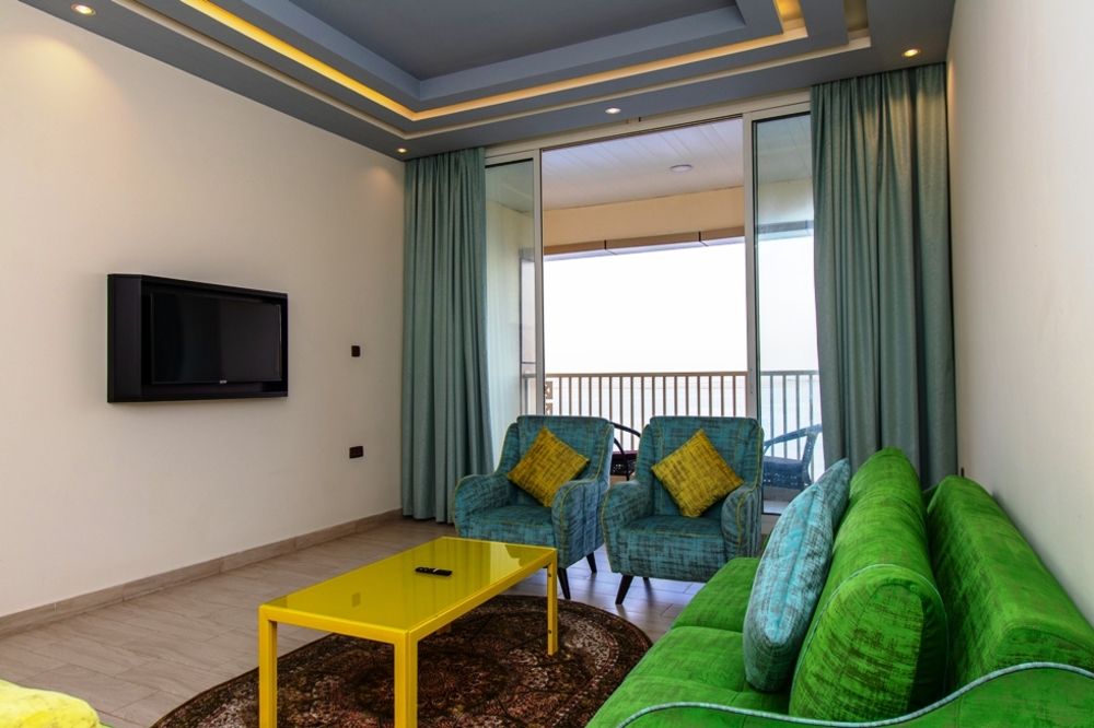 FLAMINGO BEACH RESORT - 11