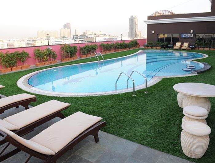 ROYAL ASCOT HOTEL - 18