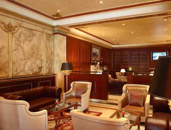 ROYAL ASCOT HOTEL - 11