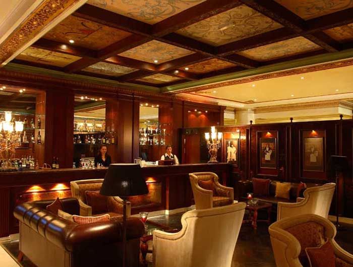 ROYAL ASCOT HOTEL - 15