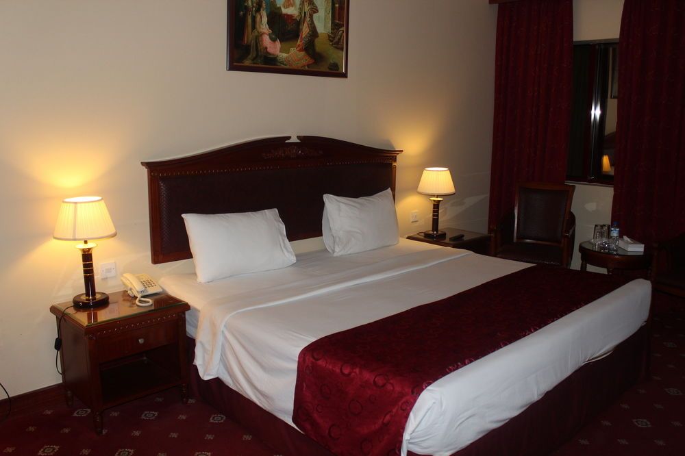 MOUNT ROYAL HOTEL - 4