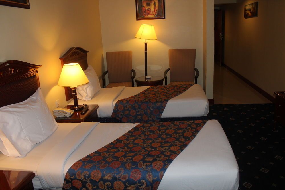 MOUNT ROYAL HOTEL - 3