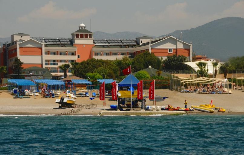 Insula Resort Hotel - 3