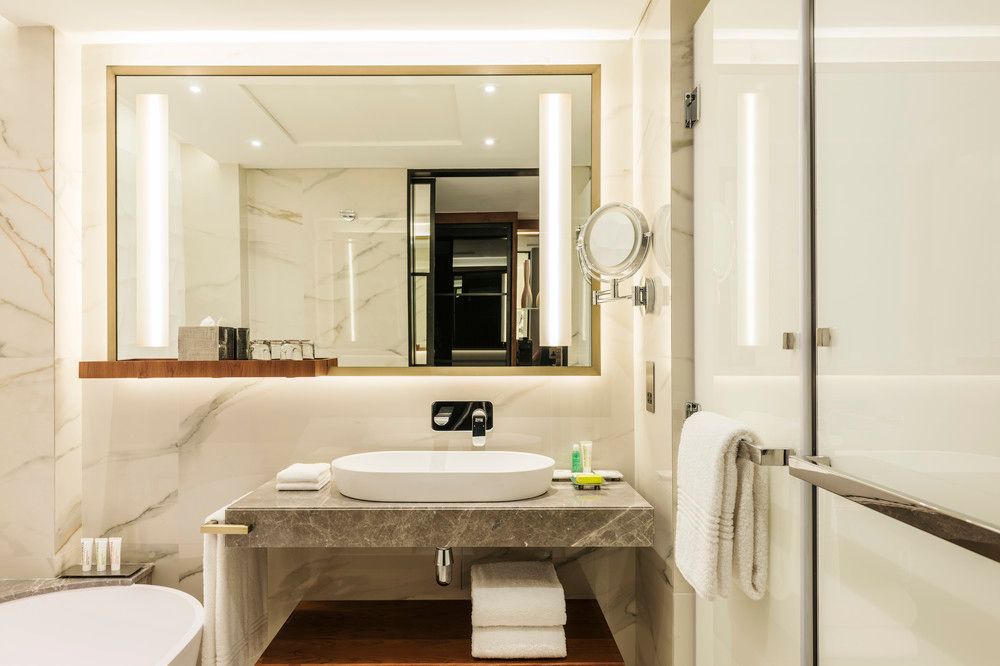 LE MERIDIEN DUBAI HOTEL & CONFERENCE CENTRE - 100