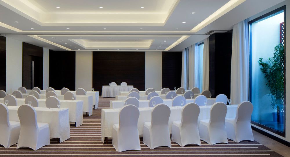 LE MERIDIEN DUBAI HOTEL & CONFERENCE CENTRE - 71