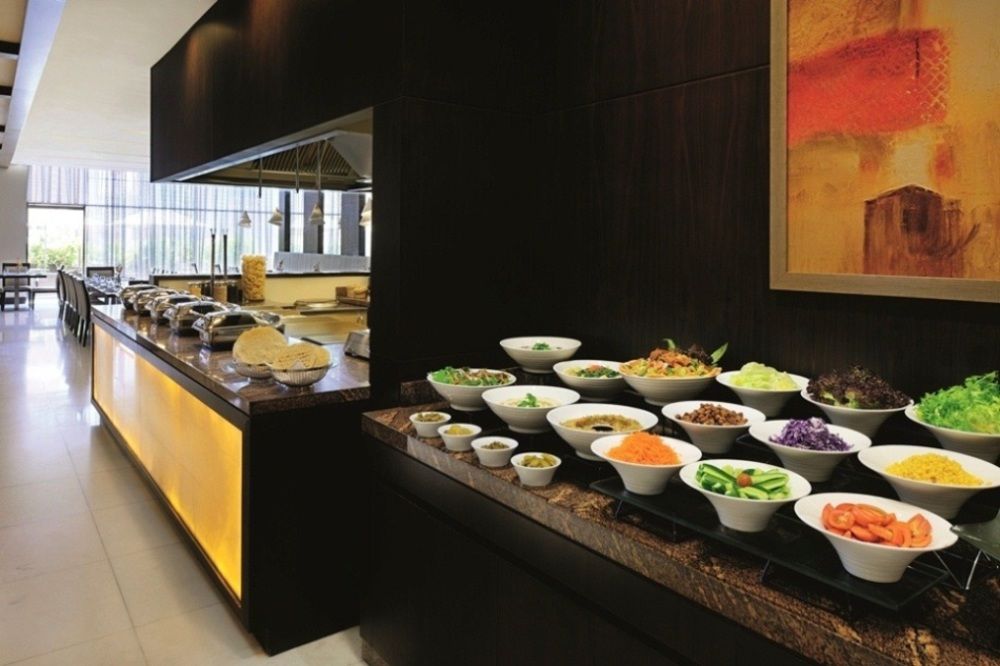 MOVENPICK HOTEL AL MAMZAR - 11