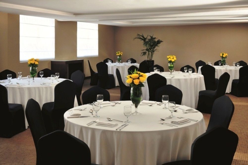 MOVENPICK HOTEL AL MAMZAR - 13