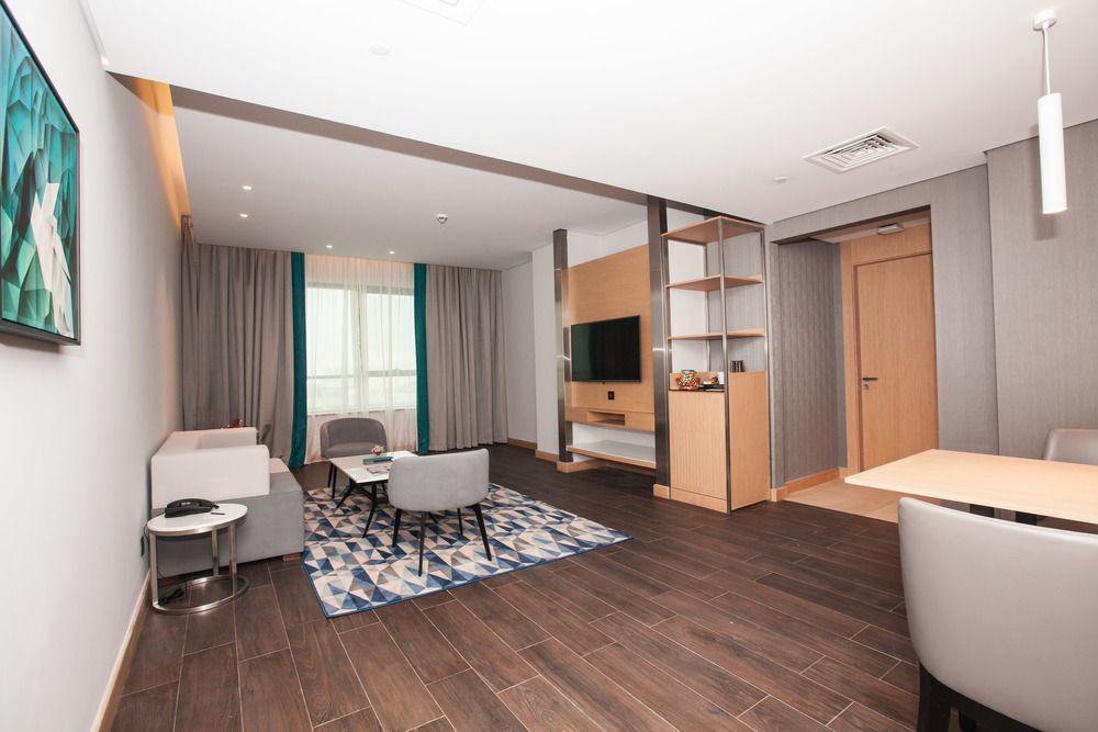 FLORA INN HOTEL (AIRPORT ROAD) - 28