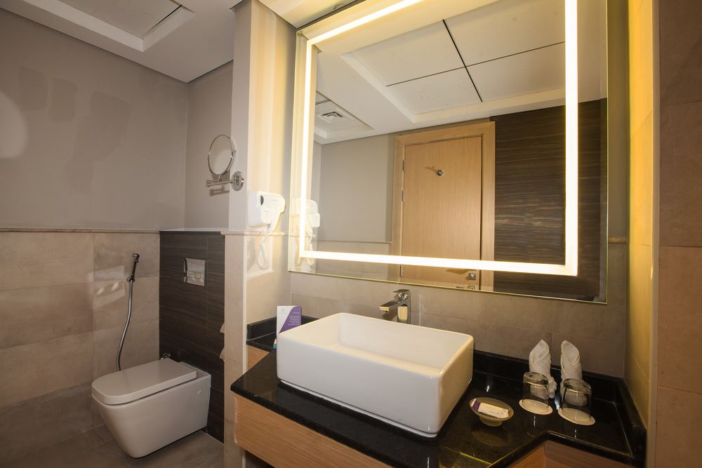 FLORA INN HOTEL (AIRPORT ROAD) - 24