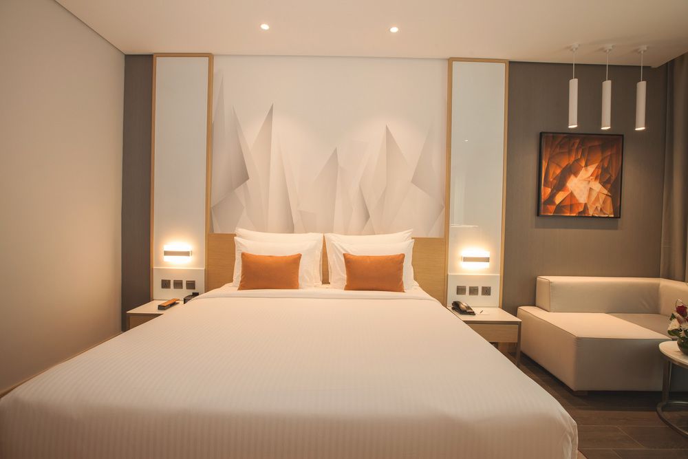 FLORA INN HOTEL (AIRPORT ROAD) - 18