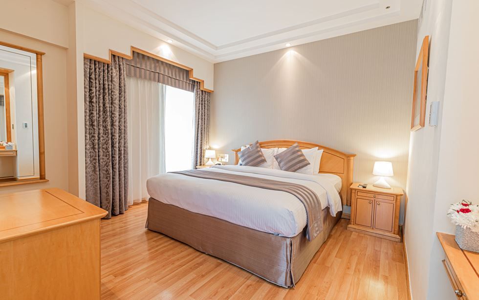 MILLENNIUM DOWNTOWN - 25