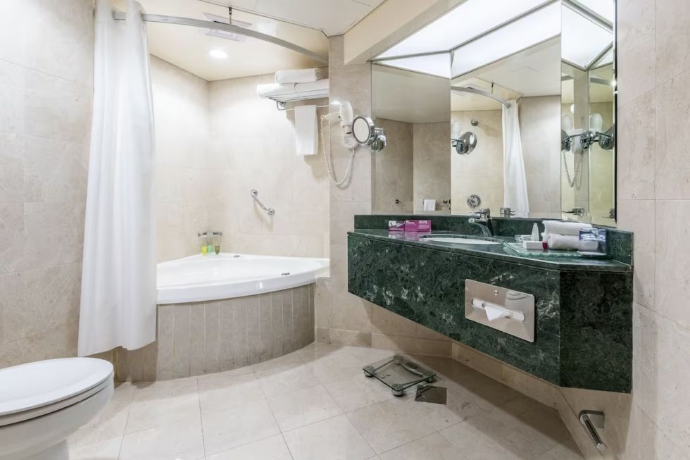 MILLENNIUM DOWNTOWN - 21