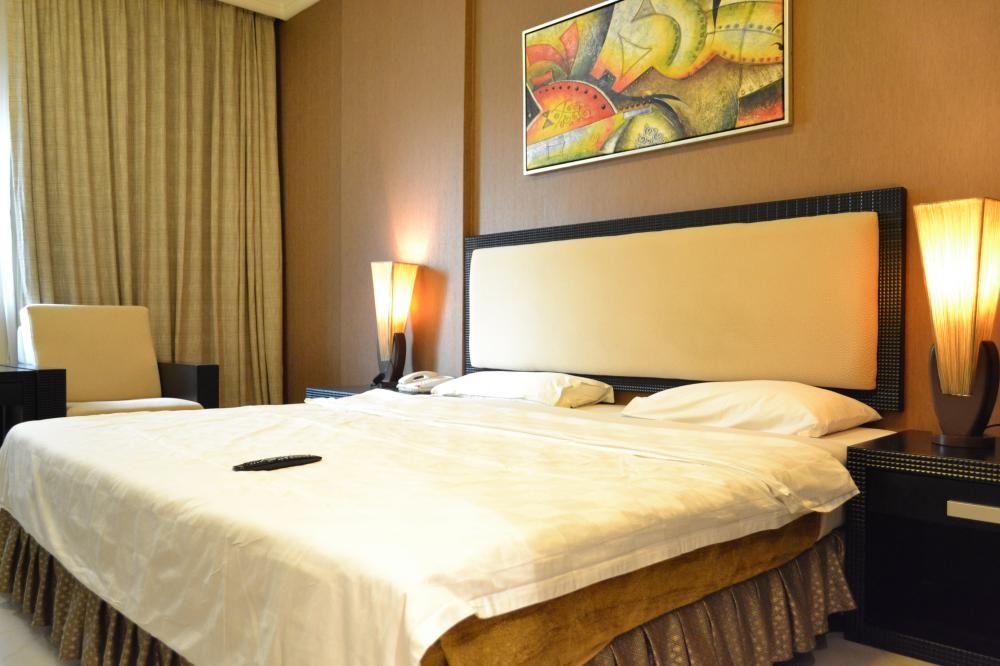 CRYSTAL PLAZA HOTEL  - 21