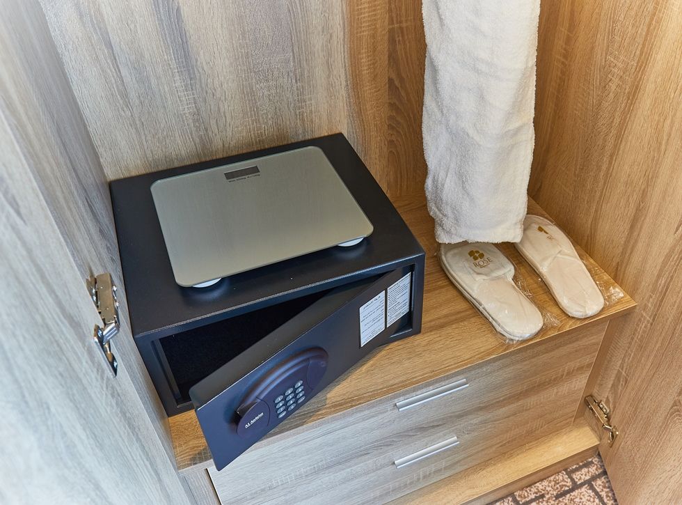 ROSE PLAZA HOTEL - 69