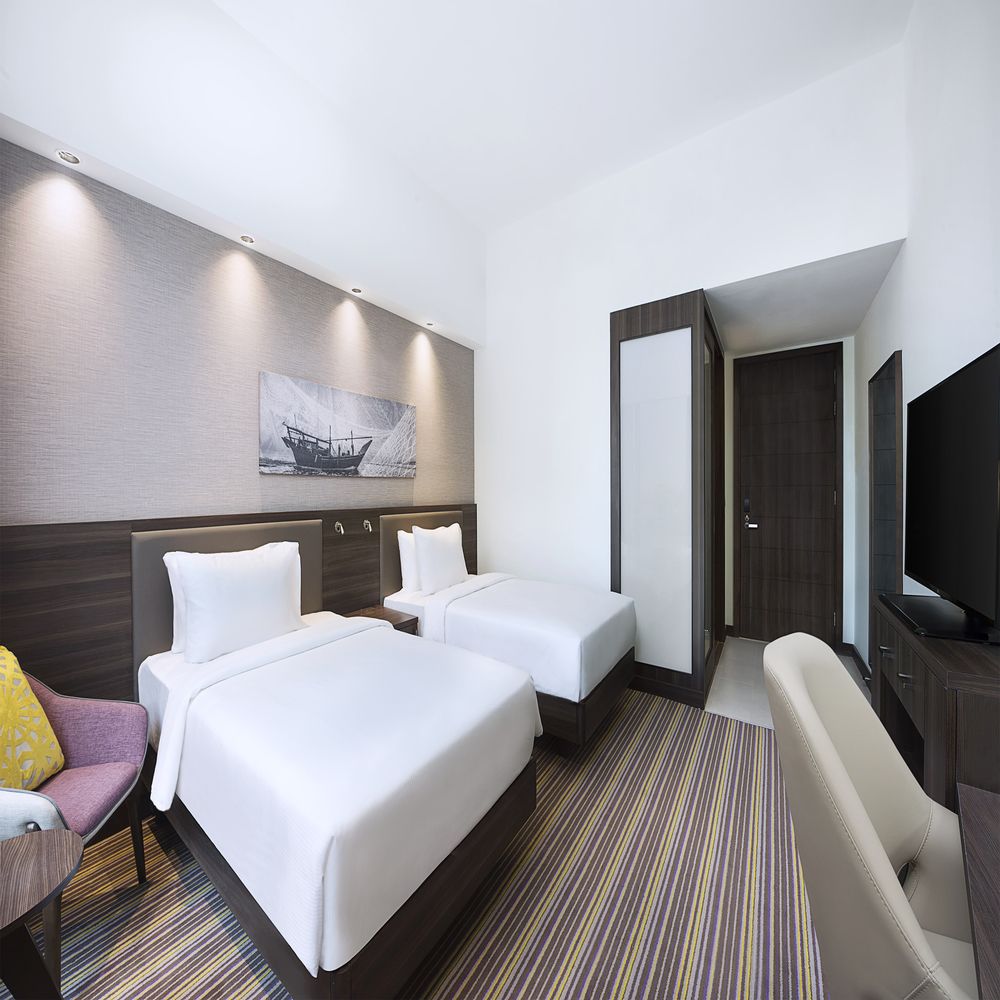 HAMPTON BY HILTON DUBAI AIRPORT - 11