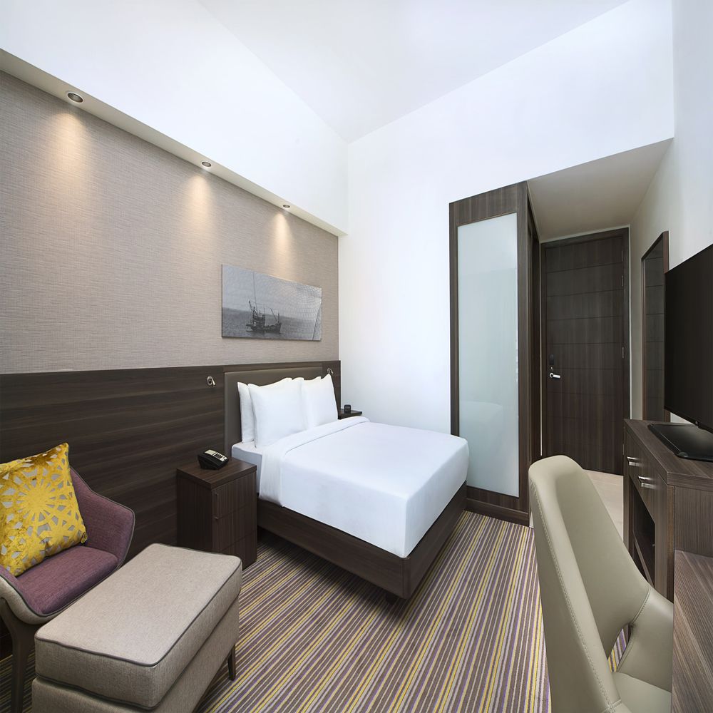 HAMPTON BY HILTON DUBAI AIRPORT - 9