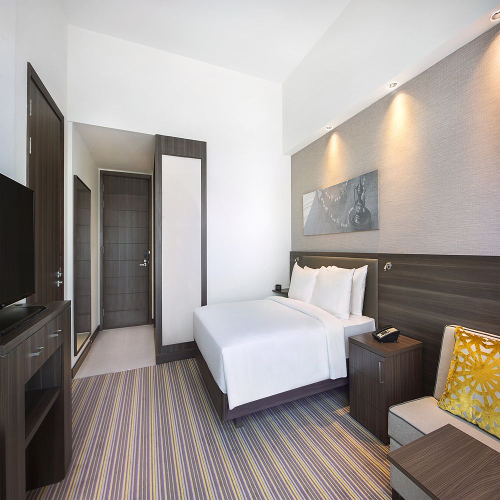 HAMPTON BY HILTON DUBAI AIRPORT - 7