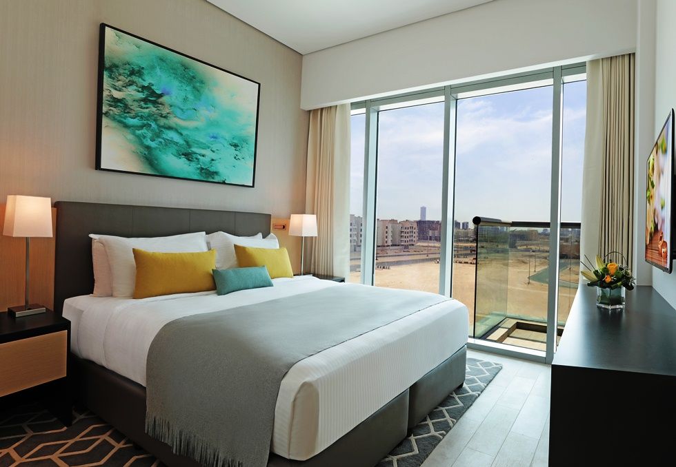 MILLENNIUM EXECUTIVE MONTROSE - 7