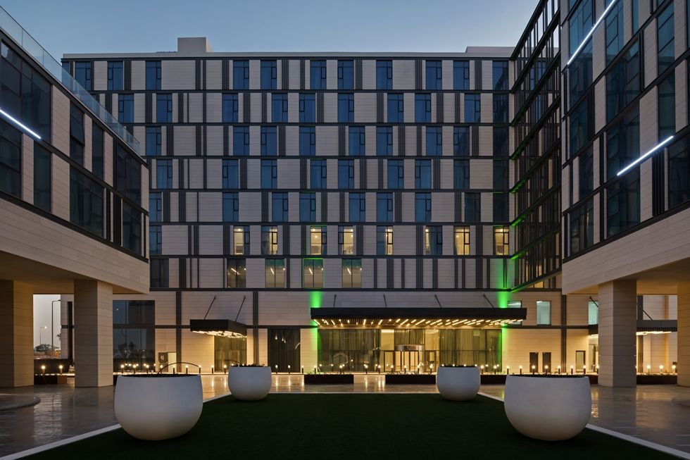 HOLIDAY INN AL MAKTOUM - 1