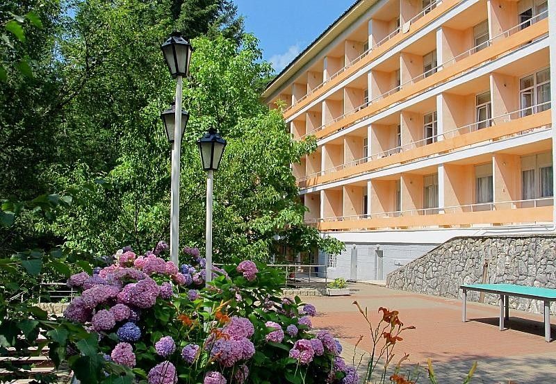 КРАСНАЯ ПОЛЯНА, база отдыха - 1